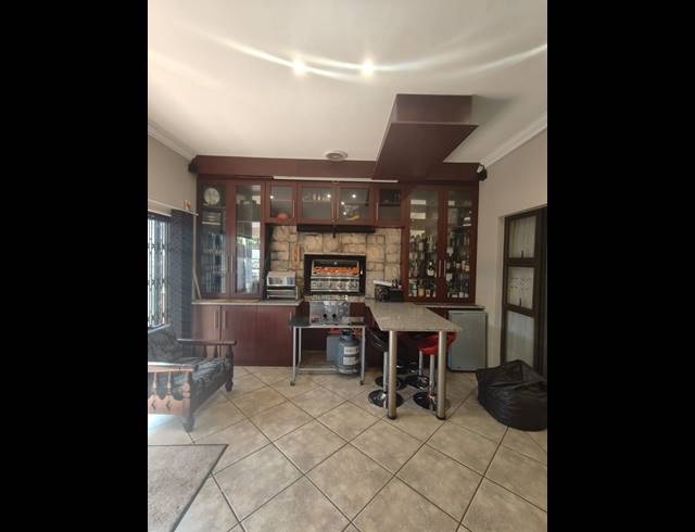 4 BEDROOM HOUSE FOR SALE IN VANDERBIJLPARK SE 8